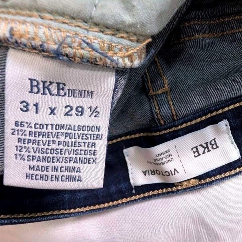 BKE~Victoria Skinny Jeans~ Size 31x29.5~Dark Wash/Mid Rise/Universal Fit/Stretch - Picture 6 of 10